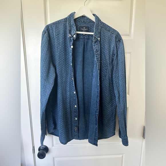 American Eagle Outfitters Classic Blue Denim Shirt - Picture 1 of 3